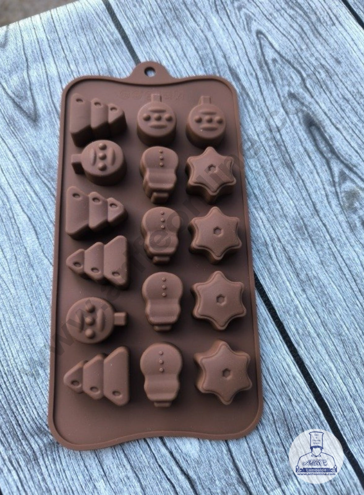 CAKE DECOR™ 16-Cavity Christmas Themed Silicone Chocolate Mold - D0992