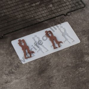 Cake Decor Silicon 4 in 1 Couple Embrace Lovers Shape Chocolate Garnishing Mould Cake Insert Decoration Mould