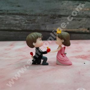 CAKE DECOR™ 2 Pieces Set Couple Mini Miniature Cake Toppers (SB-TOYS-M6)