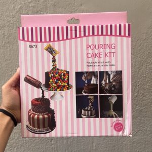 Pouring Cake Kit