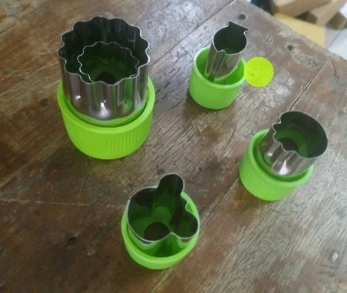 FD 12 Pcs Cookie Cutter Set 3101